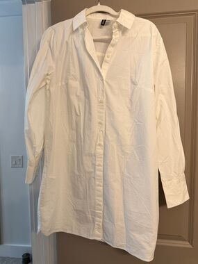 H&M white long sleeve white button down dress